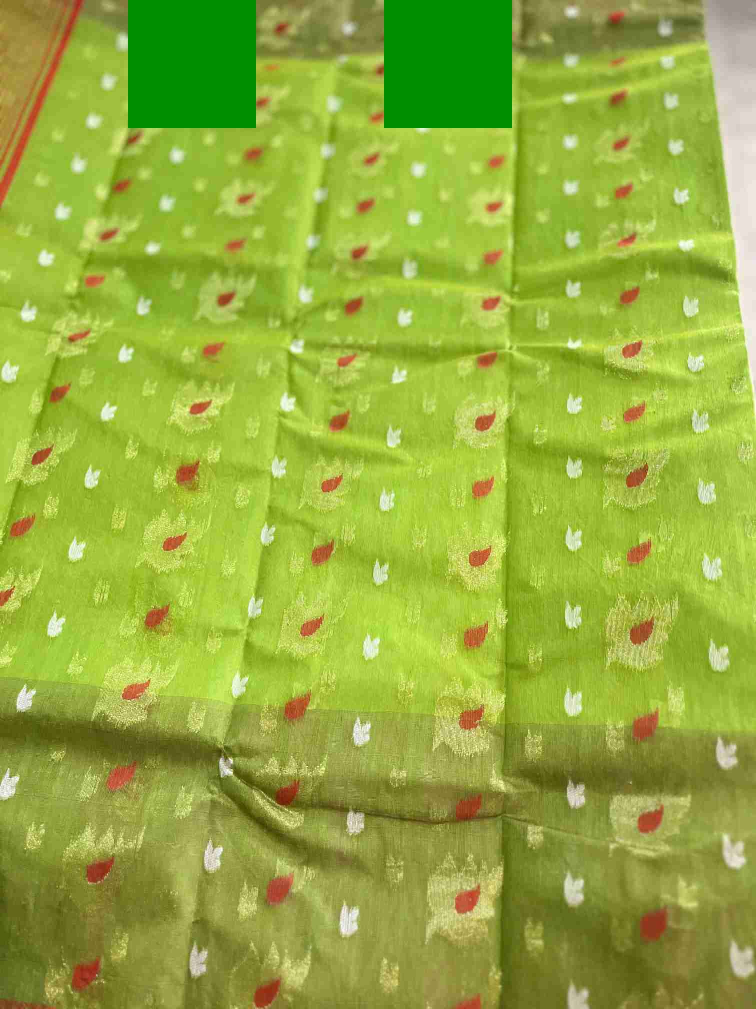 Bengal Tant Cotton Saree in Leaf Green with Buti Motifs