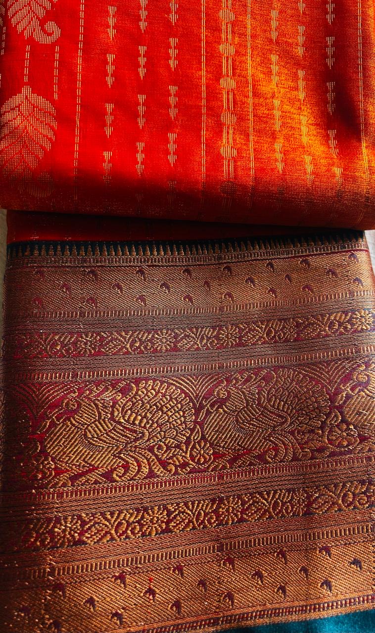 Kanjivaram Jacquard Silk Saree with Woven Zari Pattern