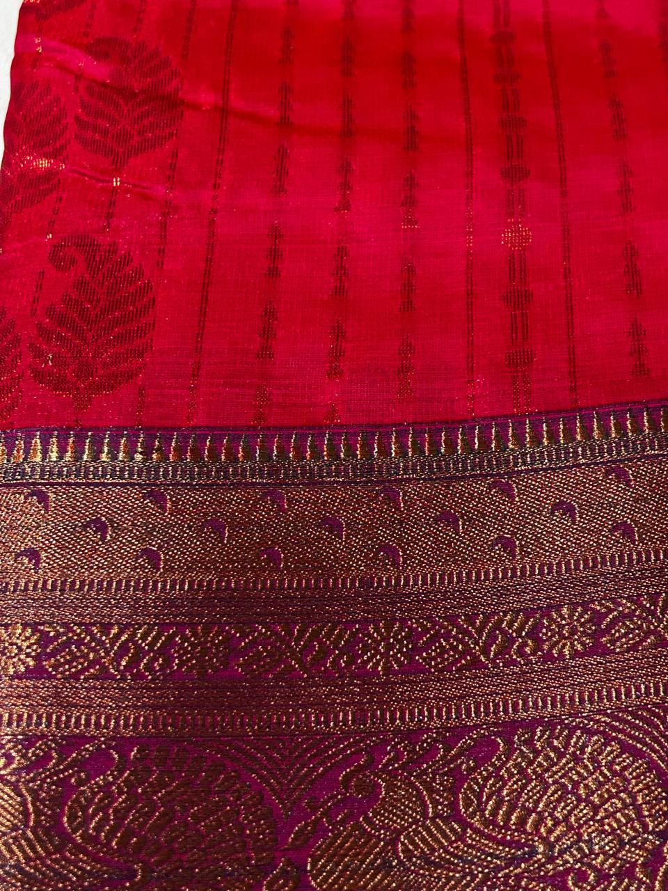 Kanjivaram Jacquard Silk Saree with Woven Zari Pattern